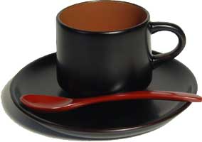 熱を伝えず冷めにくい、しっとり落ち着く木曾溜塗りコーヒーカップ