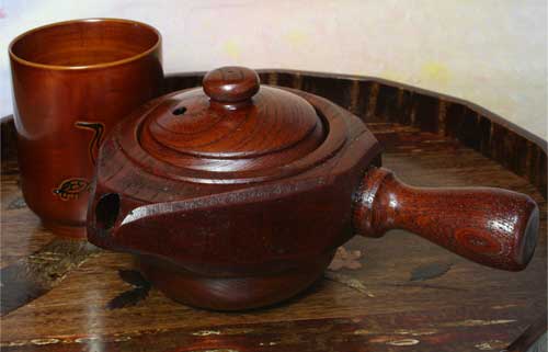 溜め塗煎茶用の湯呑と欅（けやき）造り急須