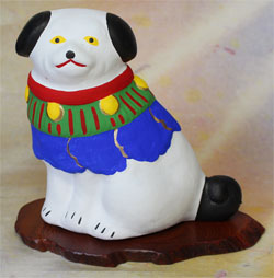 ふるさとの民芸]土の芸術素朴な大和出雲人形の座り犬、野趣に富む主人
